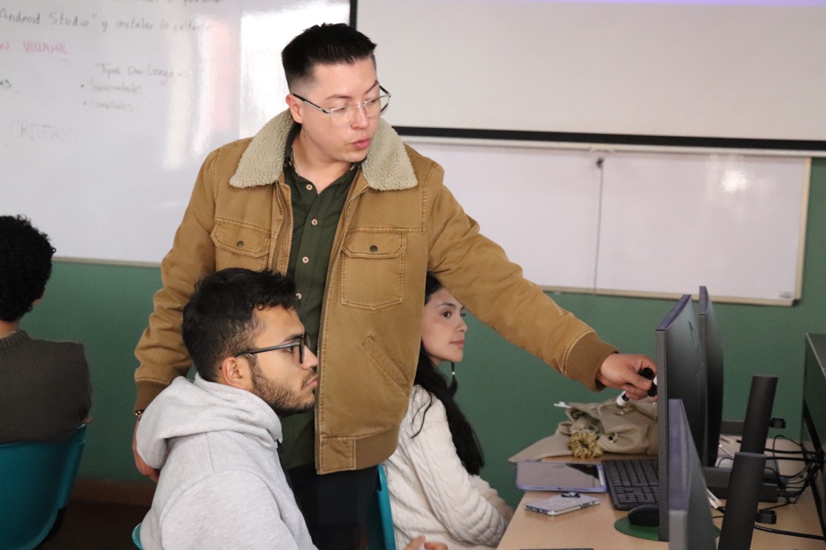 Mentoría cercana en el propio computador del estudiante